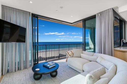 Palm Beach Apartment | Three Bedroom Beachfront Apartment