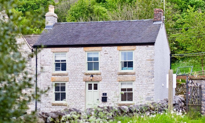 Taddington Cottage | Three bedroom cottage in pretty village location close to Bakewell and Buxton
