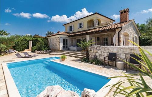 Stifanici House | Three-Bedroom Holiday Home In Stifanici