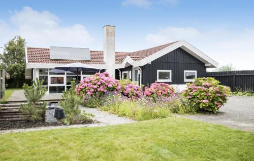 Tørresø House | Three-Bedroom Holiday Home In Otterup