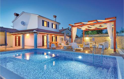 Rebici House | Three-Bedroom Holiday Home In Rebici