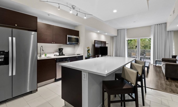 Doral Condo | Three Bedroom Villa – Sleeps 8 in Downtown Doral