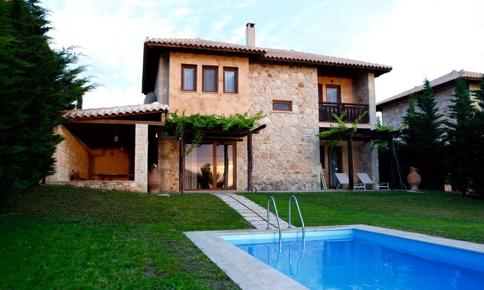 Kriopigi Villa | Three-bedroom villa with private pool