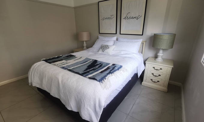 Yagoona House | Three bedrooms house for families centrally located in Sydney