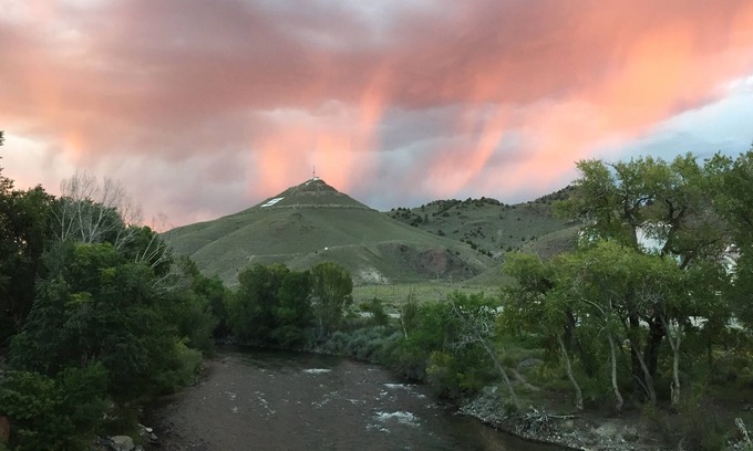 Salida Condo | THREE DECKS ON THE RIVER, Barbecue and dine right on your own part of the River!