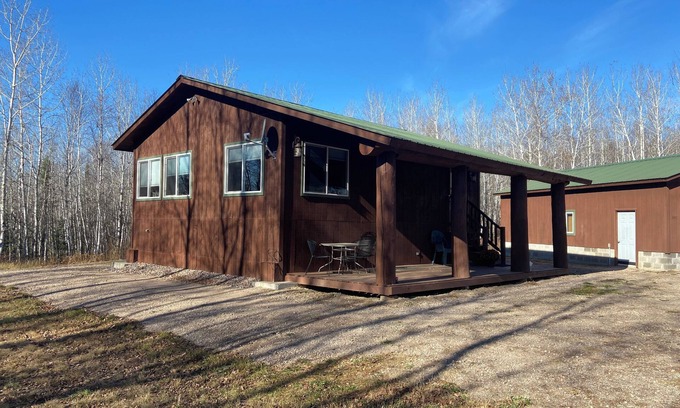 Ely Cabin | Three Lakes cabinn2 BR 1 Bath cabin on 40 semi private acresnnKing bed
