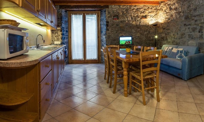 Zorzino Other | Three-level apartment in historic building