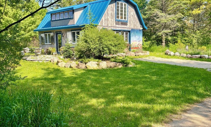 Sister Bay Cottage | Three Sisters Cottage Barn Retreat