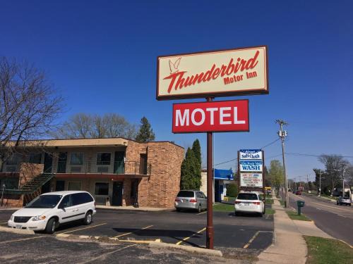 Baraboo Hotel | Thunderbird Motor Inn
