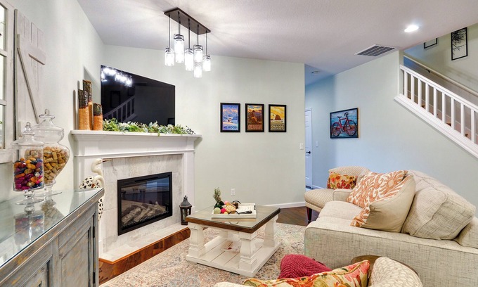 Bull Mountain House | Tigard Vacation Rental w/Deck: 13 Mi to Portland!