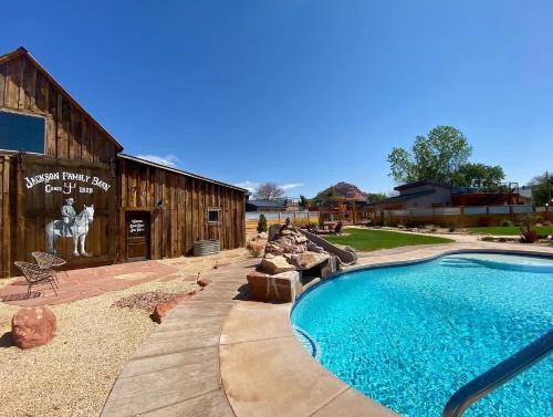 Kanab House | Timber & Tin C 2Bed 2Bath w Pool & Rooftop Deck