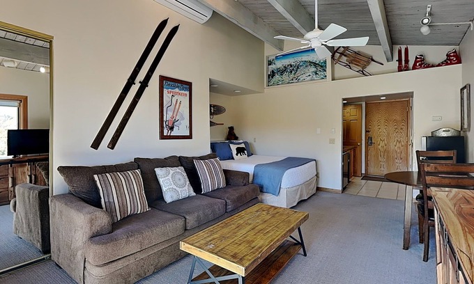 Snowmass Village Apartment | 🌲Timberline 318 Studio Deluxe ~ Hot Tub~Pool~WiFi~Ski-in/out~Local Shuttle🌲