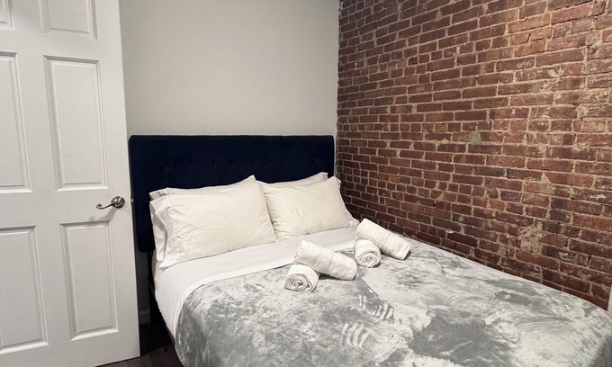 Hell's Kitchen Apartment | Times Square 2-Bedroom Apartment