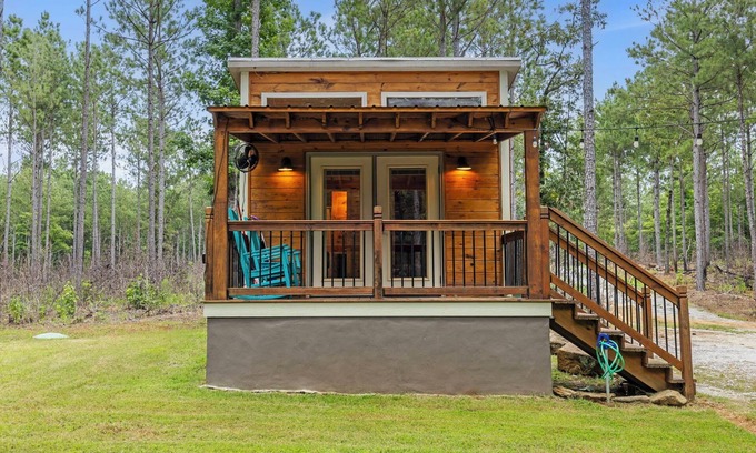 Elberton Cabin | Tiny Cabin on 23 Private Lake Front Acres