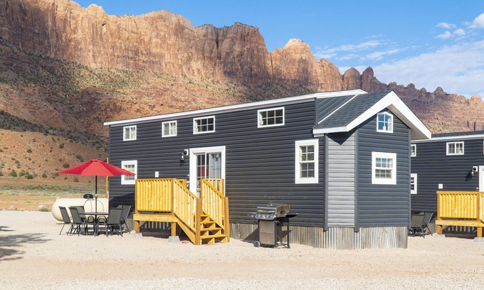 Moab South Valley House | Tiny Home #3 - Tiny Home #3 Funstays Redrock