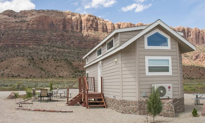 Moab South Valley House | Tiny Home #8 - Tiny Home #8 FunStays Tiny Home