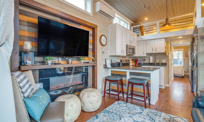 Upward House | Tiny Home in Flat Rock: Easy Access to I-26!