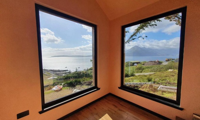 Sleat House | Tiny Home in Isle of Skye - Pet Friendly