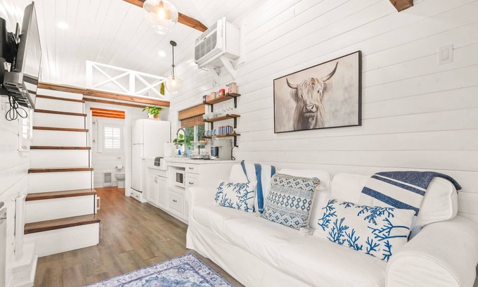 Agoura Hills House | Tiny Home near the beach!