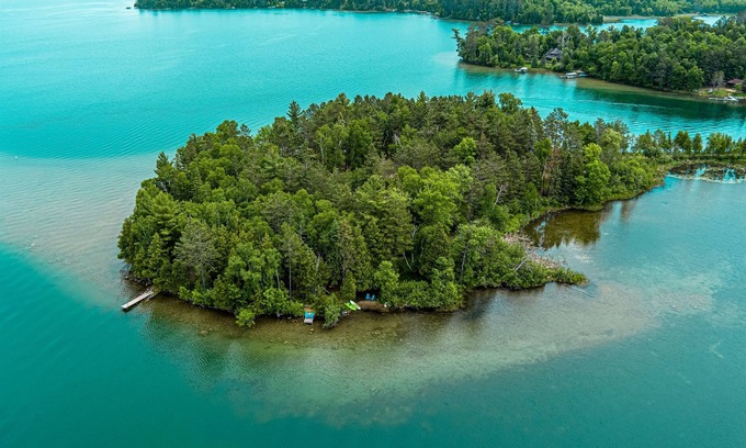 Deer River House | Tiny-home on the beautiful waters of Deer Lake!