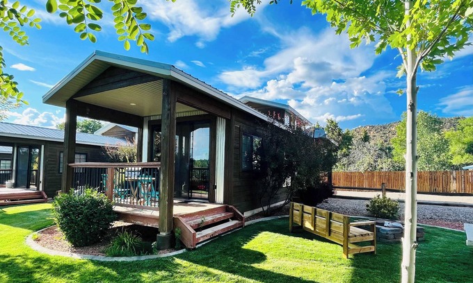 Orderville Apartment | Tiny House #4 Between Zion & Bryce w/resort pool