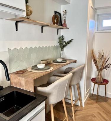 Municipality of Aalsmeer Apartment | Tiny House in center Aalsmeer I Close to Schiphol & Amsterdam