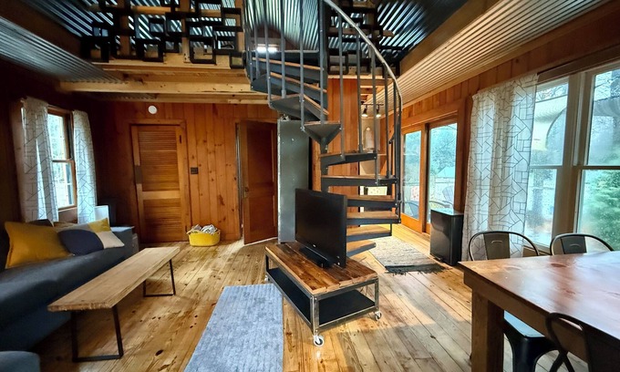 Clymer House | Tiny House with a Twist - 8 min to Peek n' Peak Ski Resort - Dog Friendly!