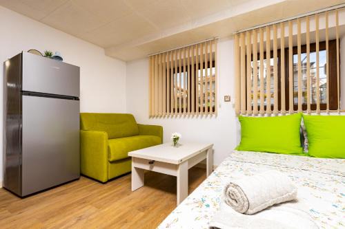 Plovdiv Center Apartment | Tiny Secret Place next to MU with Private Parking