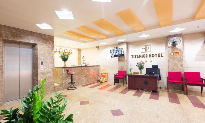 Bac Tu Liem Hotel | Titanic 2 Hotel