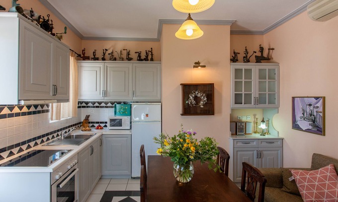 Pyrgos Psilonerou Apartment | Titika a Family Flat With Big Veranda