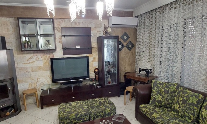 Delta Apartment | tnElegant & Comfy Apartment FoFi