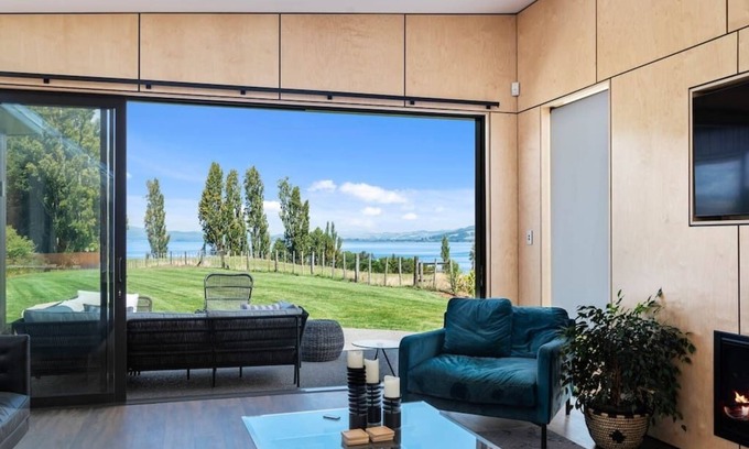 Hamurana Villa | Toka Ridge Lake View Lux Villa 4bd2bth w/HotTub