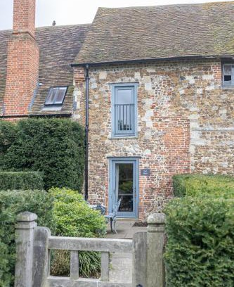 Saint Osyth Cabin | Toll Barn, St Osyth Priory