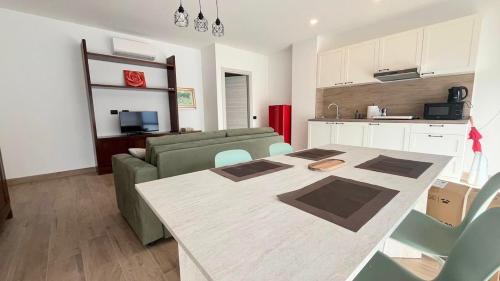 Saronno Apartment | Tolstoi 15