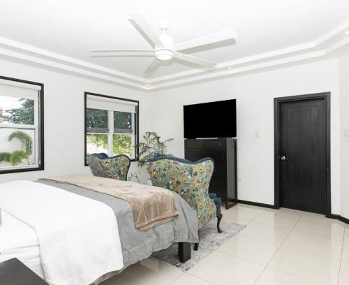 Huong Tra House | Tomas End Herri home