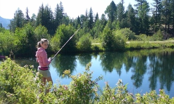 Buena Vista House | Tomcat Ranch Guesthouse-Private 313acres -5 fishing lakes-abuts national forest