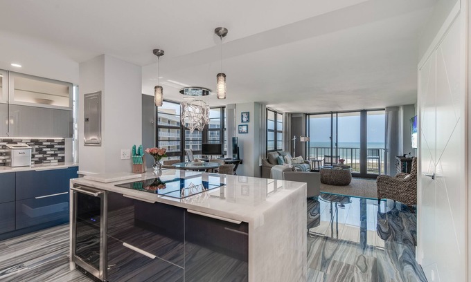 Marco Island Condo | βοΈToo Nice to Rent ~ Luxury end unit on beach with monster ocean & city views ππβοΈ