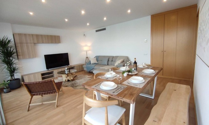 Sant Adria de Besos Condo | Top comfort - Beach 3-bedroom apartment in Barcelona minutes from the beach!