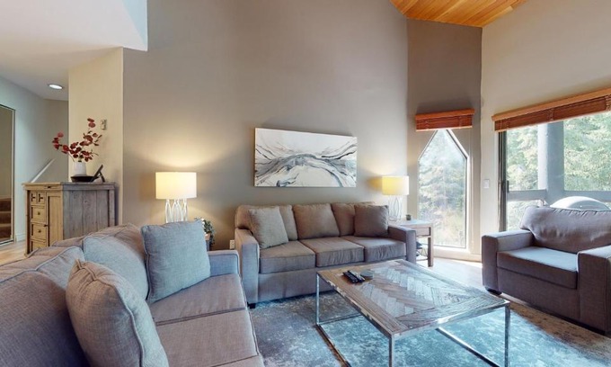 Blueberry Hill House | Top Floor Apartment with Pool and Hot Tub by Harmony Whistler