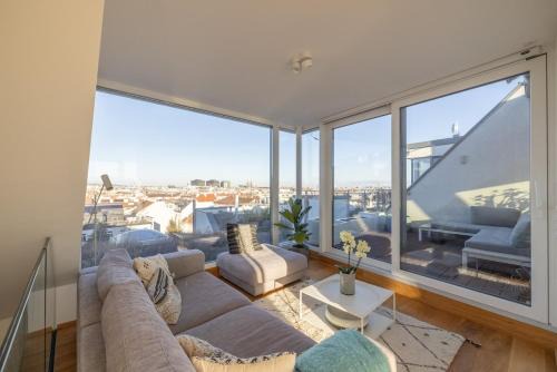 Neulerchenfeld Apartment | Top floor apartment with terrace and views