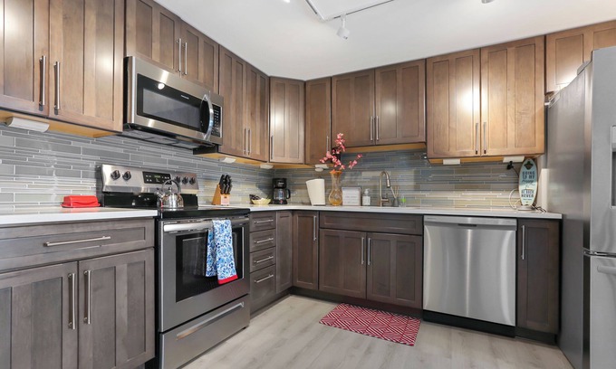 Canandaigua Condo | Top Floor Canandaigua Lake Condo With Water Stunning Views