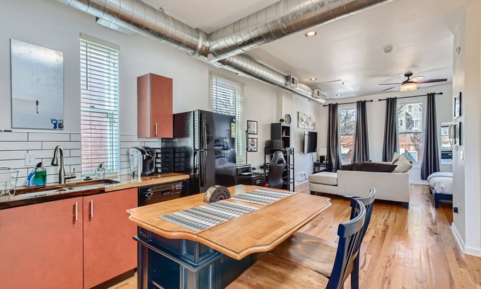 Highland Condo | Top-Floor Historic LoHi Studio, Private Entry, Deck, Laundry