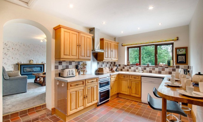 Mold House | Top Y Nant - Three Bedroom House, Sleeps 6
