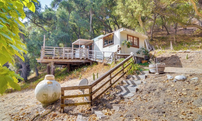 Topanga Cabin | Topanga Canyon Rustic Treetop Trailer on 16 Acres!