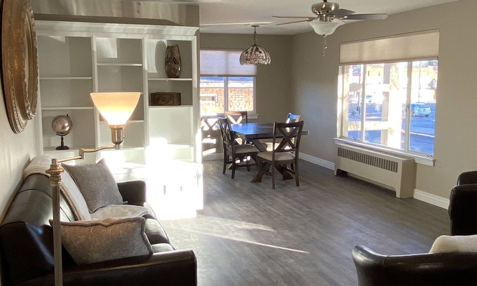 Gooding Apartment | Toponis Place Full Kitchen 2 Bedroom 1 Bath Downtown Apartment