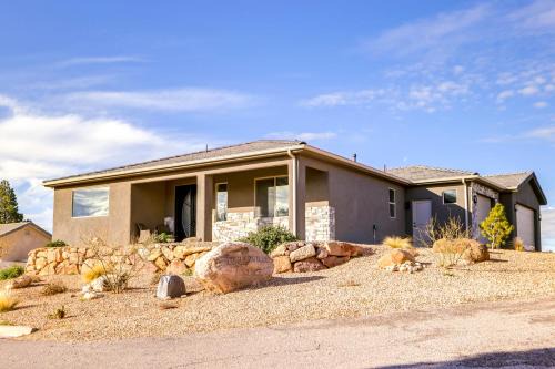 Toquerville House | Toquerville Cottage Near Parks and Reservoirs!