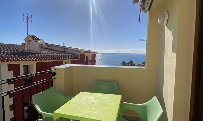 Old Town Apartment | TORREMAR - 3 NIVELES CON TERRAZA VISTA A CALLE