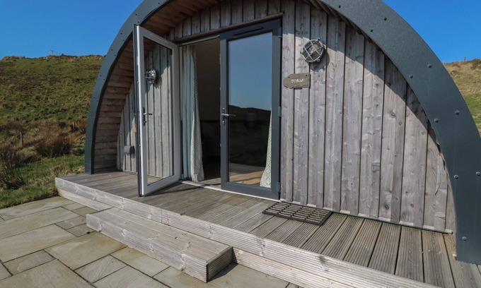 Isle of Luing Cottage | TORSA, pet friendly, with a garden in Cullipool, Isle Of Luing