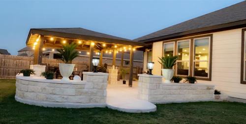 Hutto House | Toscana Villa