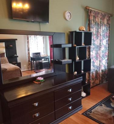 Germiston House | Town Charm Guesthouse